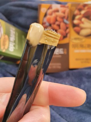 짜먹는 이지견과 짜먹는 이지아몬드, 짜먹는 이지허니피넛, 짜먹는 이지캐슈넛 각 10g X  10포 — 5점을 준 리뷰어가 2021년 3월 올린 사용 사진