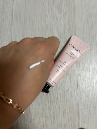 러브모아 향수 고체향수 승무원 고체향수 바르는 향수 니치향수 도손 우드세이지 앤 씨솔트 — 4점을 준 리뷰어가 2022년 11월 올린 사용 사진
