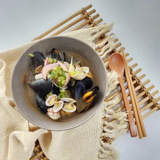 [푸딩팩토리] 바지락홍합탕 500g / 얼큰바지락홍합탕 590g — 5점을 준 리뷰어가 2022년 10월 올린 사용 사진