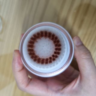 디하우트 랩 디하우트랩 클렌징 피부관리기 진동클렌저 실리콘+2종 인조모 브러시 — 5점을 준 리뷰어가 2021년 11월 올린 사용 사진