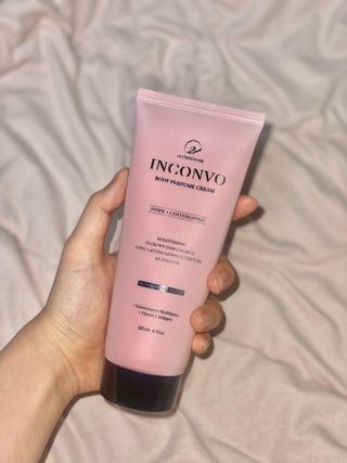 오투에니원 인컨보 바디 퍼퓸 크림 200ml — 5점을 준 리뷰어가 2023년 2월 올린 사용 사진