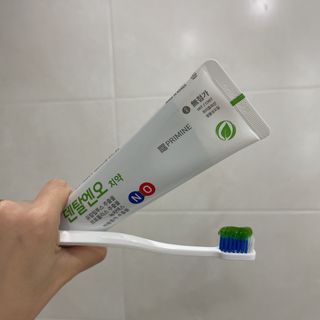 프리마인 유해균 뿐만 아니라 유익균까지 씻어내는 치약은 그만, 건강한 구강환경을 만드는 덴탈엔오 — 5점을 준 리뷰어가 2022년 12월 올린 사용 사진