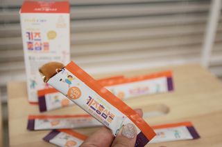 베거스코리아 [콜리케어] 키즈 홍삼콜리 딸기맛 14포 — 5점을 준 리뷰어가 2021년 5월 올린 사용 사진