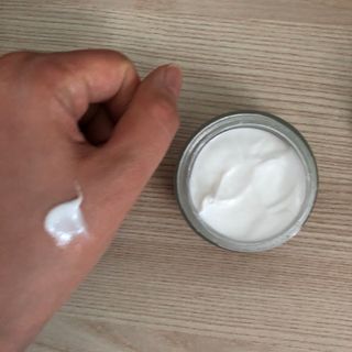 산수시 아쿠아 베네핏 24h 수부지 물광 속건조 수분크림 50ml — 5점을 준 리뷰어가 2021년 8월 올린 사용 사진