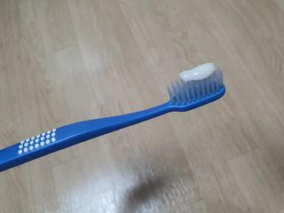 리퀴덴트 오랄케어 온가족용 리퀴덴트 더더 오랄케어 무불소 치약 + 임상시험완료 이중 미세 엠보싱 칫솔 올데이세트 — 4.5점을 준 리뷰어가 2021년 1월 올린 사용 사진