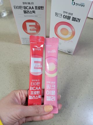 인디닥터 면역 생생 핑크 이뮨 젤리 + 타이탄 BCAA 프로틴 젤리스틱 — 5점을 준 리뷰어가 2022년 5월 올린 사용 사진