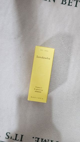 스킨큐어 산다화 비타민c 화이트닝 에센스 30ml — 4.5점을 준 리뷰어가 2023년 12월 올린 사용 사진