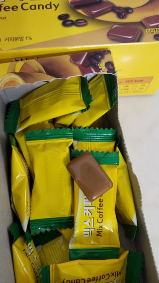 (주) 피치코리아 믹스커피캔디76g x2개입 — 4점을 준 리뷰어가 2022년 11월 올린 사용 사진