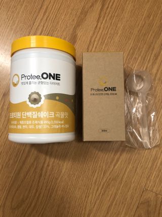 프로티원 단백질쉐이크 곡물맛 2주분 1통+보틀 — 5점을 준 리뷰어가 2021년 3월 올린 사용 사진