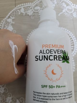[닥터문] 프리미엄 알로에베라 선크림 500ml — 5점을 준 리뷰어가 2022년 6월 올린 사용 사진