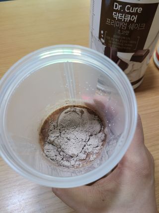 뉴트리션팩토리 닥터큐어 프리미엄쉐이크 다이어트쉐이크 — 5점을 준 리뷰어가 2021년 9월 올린 사용 사진