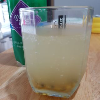 몽베스트 Montbest with Sparkling water Plain 20병 — 4점을 준 리뷰어가 2021년 11월 올린 사용 사진