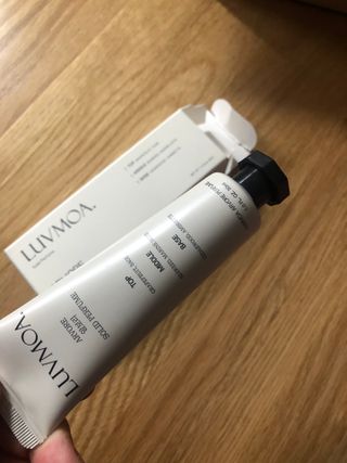 러브모아 향수 고체향수 승무원 고체향수 바르는 향수 니치향수 도손 우드세이지 앤 씨솔트 — 4점을 준 리뷰어가 2022년 12월 올린 사용 사진