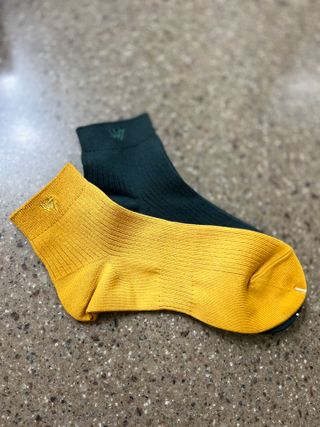 [사이즈가 있는 양말 필로이] 남/여 골지 발목 양말 4족 세트 남【S, M, L, XL】여【S, M, L】_컬러 랜덤 — 5점을 준 리뷰어가 2022년 6월 올린 사용 사진