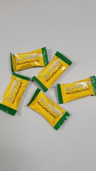 (주) 피치코리아 믹스커피캔디76g x2개입 — 5점을 준 리뷰어가 2022년 11월 올린 사용 사진