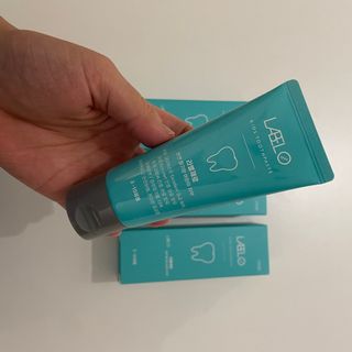 치과에서 쓰는 치약 _ 라벨제로 저불소 꼬마, 키즈, 유아, 베이비, 주니어 안전한 어린이치약 — 5점을 준 리뷰어가 2023년 1월 올린 사용 사진