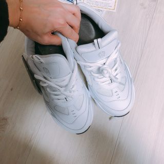풋테크 지압신발 풋테크 건강 지압 운동화 FT20 — 3.5점을 준 리뷰어가 2021년 1월 올린 사용 사진