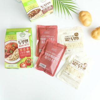 [풀무원] 식물성 저당질식 세트, 두부면 매콤라구파스타와 두부면 직화짜장 — 4점을 준 리뷰어가 2021년 3월 올린 사용 사진