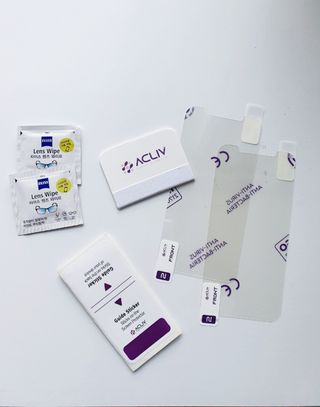 아클리브 Premium 항균 항바이러스 액정 보호필름(iPhone) — 4점을 준 리뷰어가 2022년 10월 올린 사용 사진