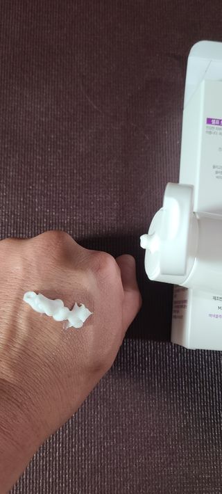 셀프 모이스처라이징 프로텍션 크림 셀프 모이스처라이징 프로텍션크림 — 5점을 준 리뷰어가 2022년 4월 올린 사용 사진