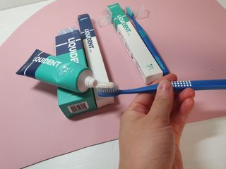 리퀴덴트 오랄케어 온가족용 리퀴덴트 더더 오랄케어 무불소 치약 + 임상시험완료 이중 미세 엠보싱 칫솔 올데이세트 — 5점을 준 리뷰어가 2021년 1월 올린 사용 사진