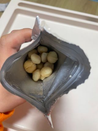 도이퉁 마카다미아 넛 90g  로얄 마카넛 오리지널 쏠트 허니 — 5점을 준 리뷰어가 2021년 3월 올린 사용 사진