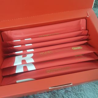 디오르 버닝레드 — 5점을 준 리뷰어가 2022년 3월 올린 사용 사진