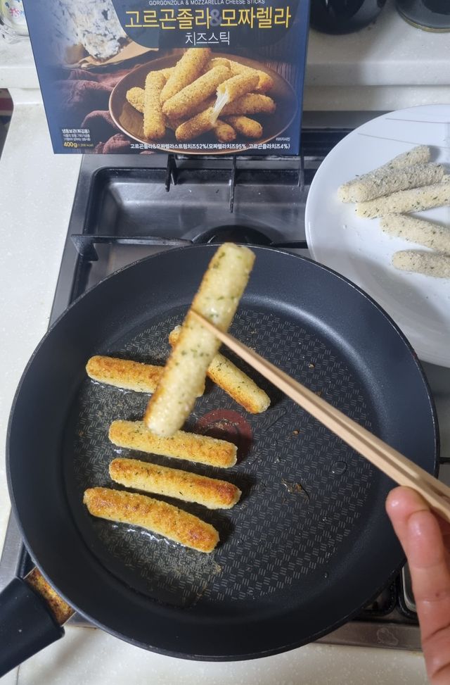 고르곤졸라&모짜렐라 치즈스틱 400g 리뷰 사진