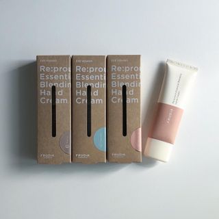 [후르디아] 끈적임 없는 착한성분 비건  핸드크림 3종 — 5점을 준 리뷰어가 2021년 10월 올린 사용 사진