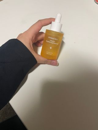 체르엠 스템앤셀 비타민 브라이트닝 에센스 30ml 1개 — 5점을 준 리뷰어가 2021년 12월 올린 사용 사진