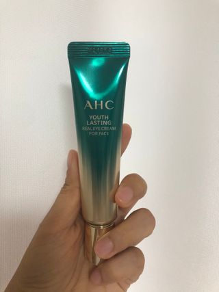 [NEW 탄력유턴 아이크림] AHC 유스 래스팅 리얼 아이크림 포 페이스 — 5점을 준 리뷰어가 2021년 3월 올린 사용 사진