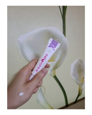 이엔코스 알부틴 알파 화이트닝크림 — 3점을 준 리뷰어가 2021년 4월 올린 사용 사진