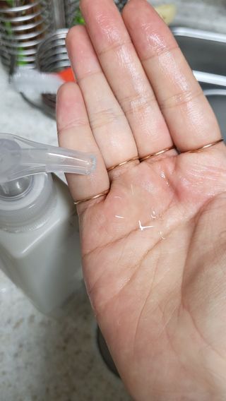 마더케이 디아 프리미엄 젖병세정제 500ml 액상형/무향 — 5점을 준 리뷰어가 2021년 12월 올린 사용 사진
