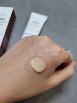 체르엠  프루브 콜라겐 앰플세럼 60ml 1병 — 5점을 준 리뷰어가 2022년 4월 올린 사용 사진