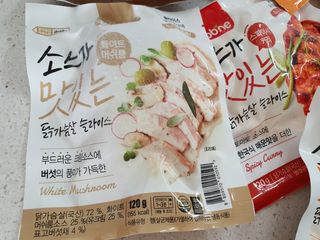 굽네몰 [굽네] 소스가 맛있는 닭가슴살 슬라이스 4종 — 4.5점을 준 리뷰어가 2021년 5월 올린 사용 사진