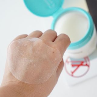 리더스코스메틱 리더스 카밍 바이오틱스 퀵 수딩 패드 — 5점을 준 리뷰어가 2022년 8월 올린 사용 사진
