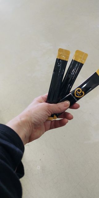 짜먹는 이지견과 짜먹는 이지아몬드, 짜먹는 이지허니피넛, 짜먹는 이지캐슈넛 각 10g X  10포 — 5점을 준 리뷰어가 2021년 3월 올린 사용 사진