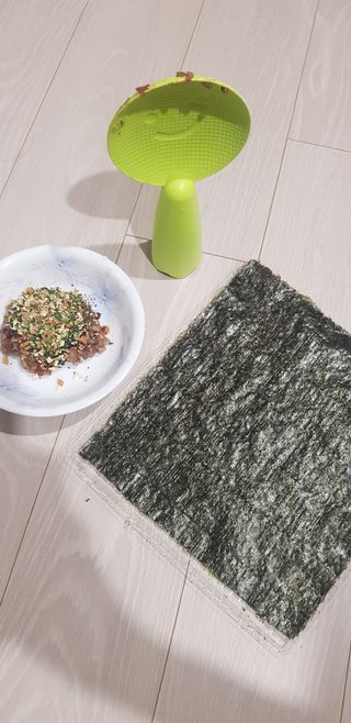 해풀잎 누구나 김밥*1ea [(혼합야채 35g *1ea,  김밥김 (5g, 5ea),  양념간장 (6g, 5ea), 참기름(5g, 2ea)] — 4점을 준 리뷰어가 2022년 7월 올린 사용 사진