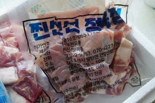 찐신선 한끼한팩 미국 냉동 목살 & 네덜란드 냉동 삼겹살 SET — 5점을 준 리뷰어가 2021년 10월 올린 사용 사진