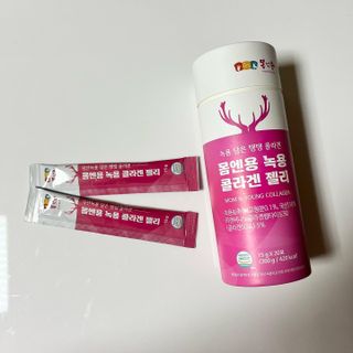 [몸엔용] 녹용 담은 탱탱 콜라겐 녹용 콜라겐 젤리 15g x 20포 — 3점을 준 리뷰어가 2022년 4월 올린 사용 사진