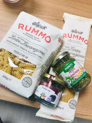 이탈리안 프리미엄 파스타 룸모 Rummo 파스타 2종 + 바질 페스토 + 블랙 트러플 페이스트 — 4.5점을 준 리뷰어가 2021년 7월 올린 사용 사진