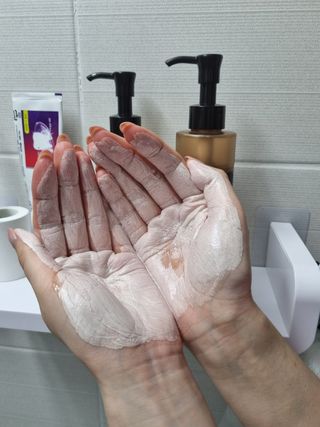 헤어플러스 콴디 플러피 클라우드 버블 팩 클렌저 — 5점을 준 리뷰어가 2021년 5월 올린 사용 사진