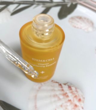 체르엠 스템앤셀 비타민 브라이트닝 에센스 30ml 1개 — 5점을 준 리뷰어가 2021년 9월 올린 사용 사진