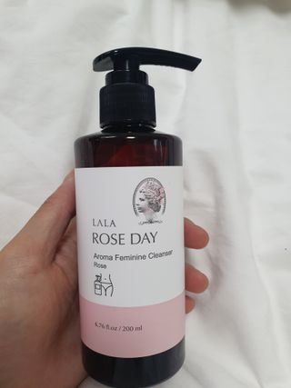 라라로즈데이 시즌2 여성청결제 200ml 아로마 페미민 클렌저, 독일더마인증 — 5점을 준 리뷰어가 2021년 9월 올린 사용 사진