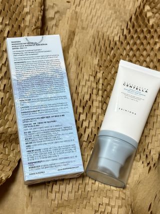 [스킨1004] 마다가스카르 센텔라 히알루-시카 워터핏 선세럼 50ml — 5점을 준 리뷰어가 2024년 5월 올린 사용 사진