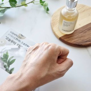 로자펠로 시카 앰플 50ml EGF 재생 미백 비타민 — 5점을 준 리뷰어가 2021년 2월 올린 사용 사진