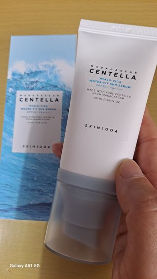 [스킨1004] 마다가스카르 센텔라 히알루-시카 워터핏 선세럼 50ml — 5점을 준 리뷰어가 2024년 5월 올린 사용 사진
