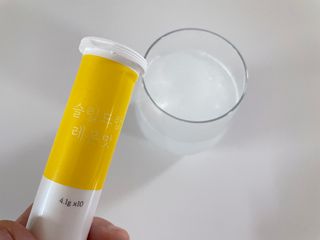 [슬림드랍 레몬맛] 건기식 다이어트 보조제 겸 비타민 — 5점을 준 리뷰어가 2022년 1월 올린 사용 사진