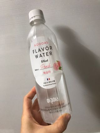 아쿠아스 플레이버워터 [아쿠아스] 제로칼로리 플레이버워터 복숭아/청포도 1BOX 20개입 — 5점을 준 리뷰어가 2021년 4월 올린 사용 사진