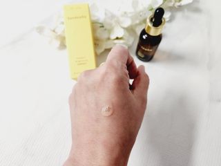 스킨큐어 산다화 비타민c 화이트닝 에센스 30ml — 5점을 준 리뷰어가 2023년 8월 올린 사용 사진
